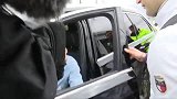 西甲-1617赛季-皇马球迷训练场苦苦等待 佩佩耐心举动温暖回应-专题
