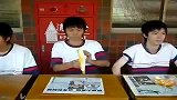 自拍秀-20110816-台湾高中学生表演铁头功砸西瓜榴莲