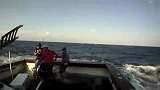 生活-实拍：垂钓者海上钓起600磅大鱼