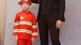 嗯哼小宝贝消防员装也太可爱啦！