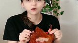 洋媳妇果然厉害，吃烤鸭都是这样吃的，到底是战斗民族
