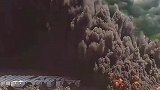 全球最大废弃轮胎场着火场面，现场堆放着5200万条轮胎