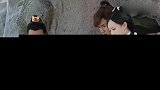 新娘宁死也不让恶霸得逞，怎料转身跳崖那一刻，却露出倾城容颜