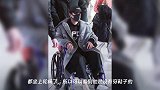 李汶翰录制《追我吧》受伤坐轮椅,不忘穿上大衣耍帅,我服了