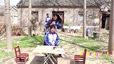 田田和大鱼互相扎“冲天炮”，没想是用来对付大锤！太有趣了