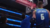 小老弟你这个身高还不够瞧！波神捡球未果博班上阵