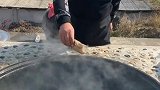 老婆说上次的鸭肠挺好吃，今天再给她做一锅