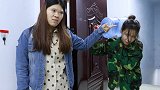 姑娘送水迟到被美女辱骂投诉，姑娘连连道歉，这时丈夫回来了