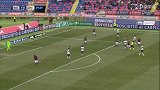 第29分钟热那亚球员维罗索射门