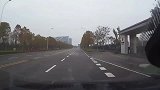 行车记录仪敢这样掉头，你可真是害人精！