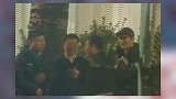 黄晓明深夜会面业内大佬 默默跟在前辈身后低调乖巧