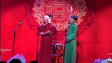 二哥真逗，好好的相声表演，硬带成了蹦迪现场！