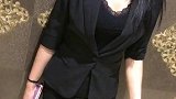 包臀裙美女小姐姐穿出大众喜欢的搭配，才能够让自己成为焦点