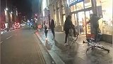 英国：男子超市外狠踢一名无家可归者的脸，被判16周监禁