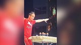 这是什么运动？蹦鸡蛋！太有创意了