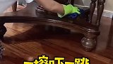 虽然这样打扫很累，但是效果一级棒！清洁 大扫除