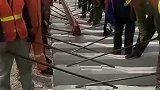 第一次见这样的铁路轨道建造，眼前的一幕，真是长见识了！
