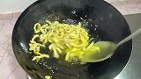 泡椒肉丝好吃到爆，酸辣嫩滑，下饭必学