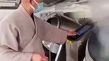 寺庙里的智能化厨房，以前十个人的活现在一个人就能搞定