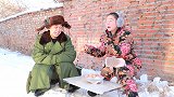 农村姑娘卖鸡蛋没人买，没想老爹出了一招全卖光了，真有才
