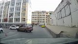 想给我修保险杠就直说吧,这样开车,是瞄准我了吧