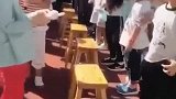 哇哦，空气都是温暖的，捕捉到一只小暖男