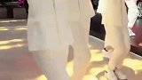 车模闺蜜团美女