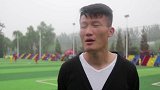 中超-17赛季-助力青少年足球 陕西长安竞技球员李晨光为小球员加油-专题