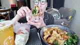 香椿鲜肉馅的拌酱大馄饨，汁水满满的老北京卤肉卷