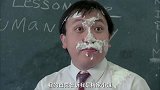 小伙真是搞笑，明明还想保护自家公子，不料转眼就成了背锅侠