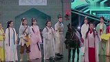 没什么皱纹就算了，脸还不僵，大概真的是仙子吧！