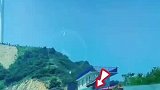 书记下乡途中上厕所，司机把车开走了，反应真有点可爱！