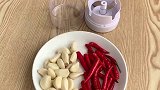 再也不用为切蒜苦恼了！轻轻一拉，一秒钟就搞定了正在直播中