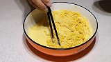 以后玉米面和小白菜就这样做，一次做5个都不够吃，做法超简单