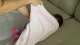 让宝宝既舒服又温暖的襁褓包法，新手父母一定要知道！