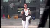 马苏餐厅吸烟不怕毁形象约男士聚餐“大姐”范十足
