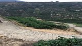 美女骑摩托车山路拐弯，莫名觉得好帅