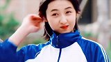 但是妹妹父母也不怎么顾及她的意愿，一味的听从背后资本的安排，妹妹活的还挺压抑的 张子枫  娱乐播报台