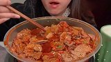 100块的牛肉宽粉麻辣烫我点了8份牛肉和5份宽粉