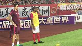 中超-17赛季-比赛激烈看呆郜林于汉超  鸡爷独自寂寞热身-花絮