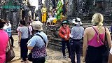 看完外国游客在中国的行为,你还会觉得我国公民素质低吗
