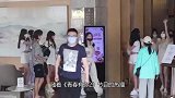 创造营3学员太可爱！崔文美秀因大雨被困车内，敲窗呼救浑身是戏