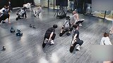 秦霄贤的街舞学习，从热身第一步就被难倒了