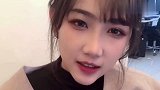 小姐姐刚吐槽网红，没想到同事直接吐槽她