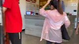 大姨姐休假，老张请客去城里吃火锅，一家7口点一桌，敞开肚皮吃
