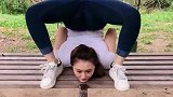 户外表演绝活的姑娘，只有想不到的，没有做不到的，太厉害了！
