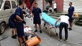 200斤男子2楼昏迷 120求119 119呼110一起抬人