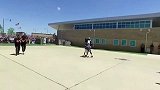 篮球-17年-全城轰动欢迎PG！官方回顾保罗乔治空降俄城机场-专题