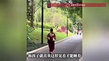 大姐背数月大婴儿跑步致其脑袋剧烈摇晃，医生提醒