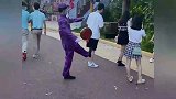 万圣节开始啦！小姐姐无辜的被吓了一激灵